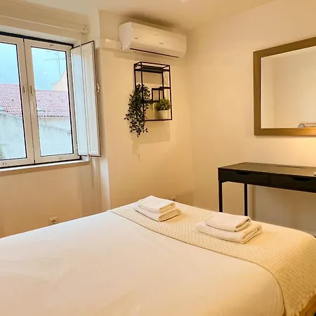 아파트 Madragoa Charm & Comfort *