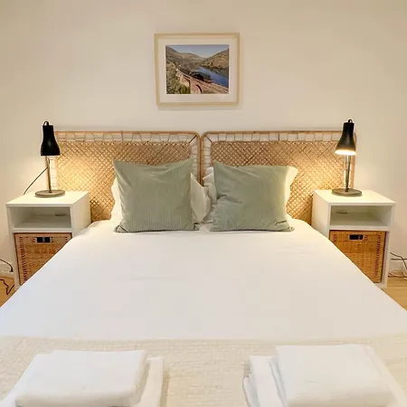 아파트 Madragoa Charm & Comfort *